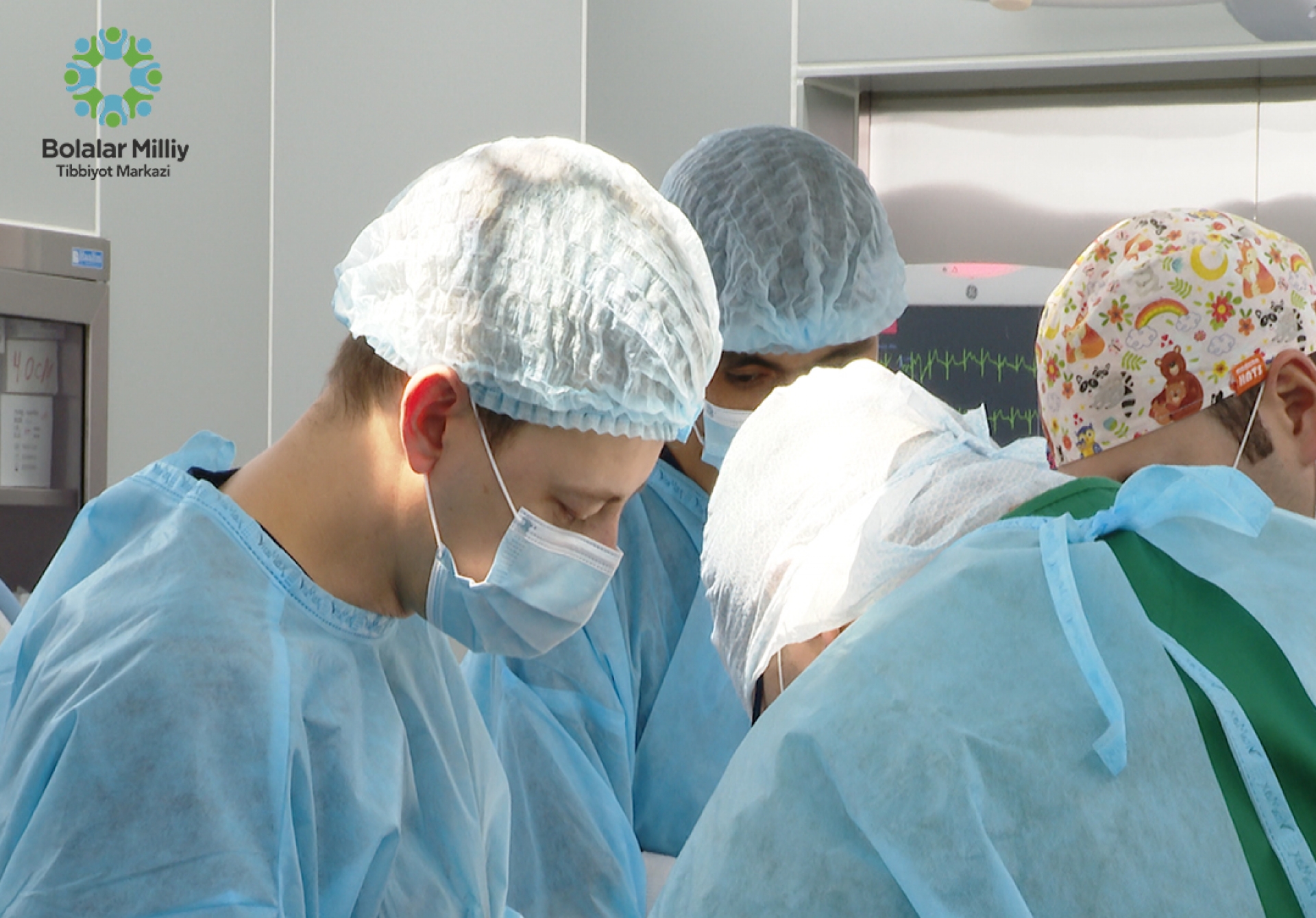 В ноябре 2022 года высококвалифицированные специалисты из разных стран мира совместно с нашими врачами в Детском национальном медицинском центре провели высокотехнологичные хирургические операции